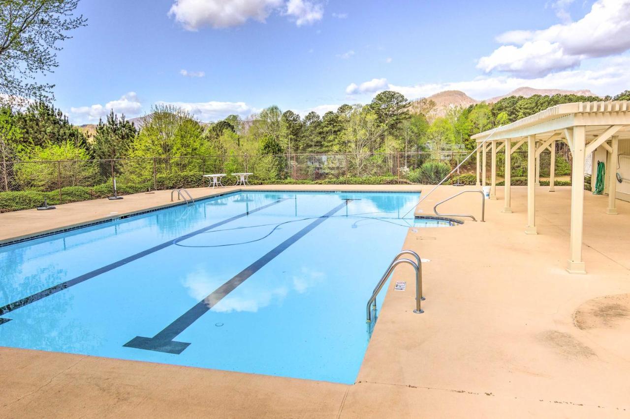 Lake Lure Studio With Private Balcony And Pool Access! Kültér fotó
